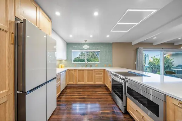 4155 Executive DR #E111, La Jolla, CA 92037
