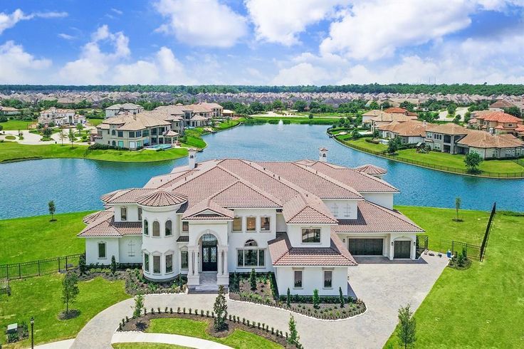 Luxury homes in Riverstone near Sugar Land TX