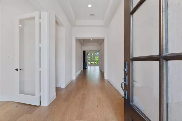 8215 Jones Gap LN, Porter, TX 77365