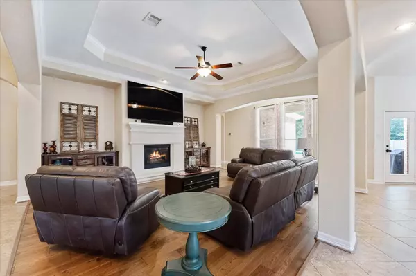 17710 Country Meadow LN, Magnolia, TX 77355