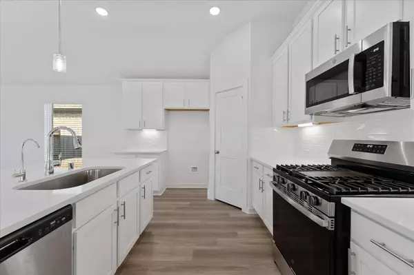 8623 Pier Cove DR, Cypress, TX 77433