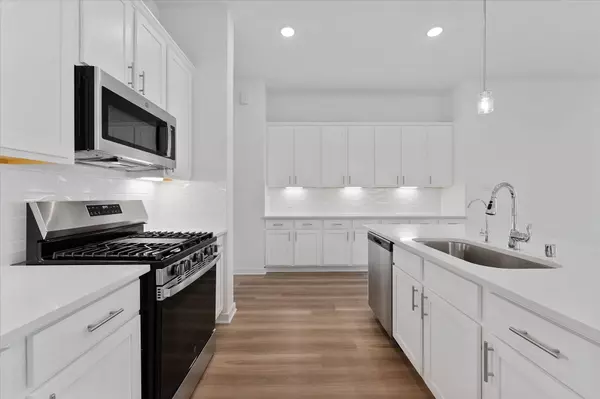 8623 Pier Cove DR, Cypress, TX 77433