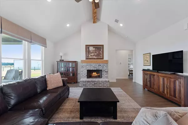 153 Randi Road, Bellville, TX 77418