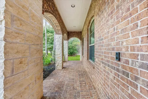 17710 Country Meadow LN, Magnolia, TX 77355