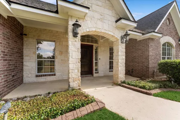 34010 Bar R BLVD, Magnolia, TX 77355