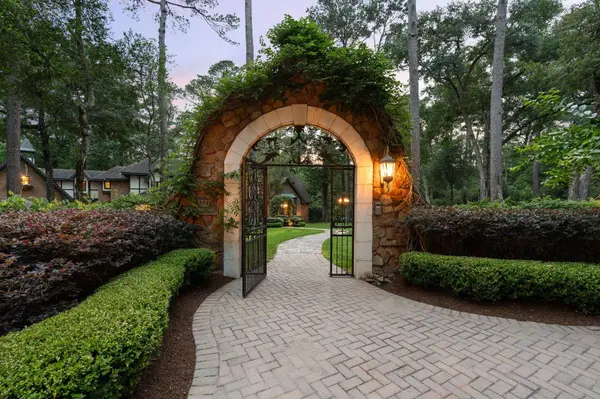 23227 Brownwood LN, Tomball, TX 77377