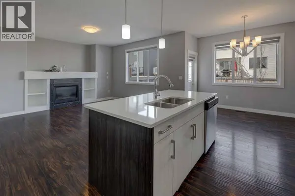 395 Bayview Way SW, Airdrie, AB T4B4G1