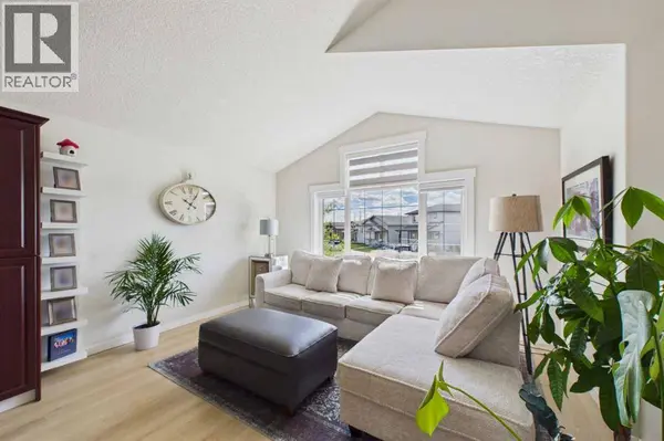 132 Oswald Close, Red Deer, AB T4P0C1