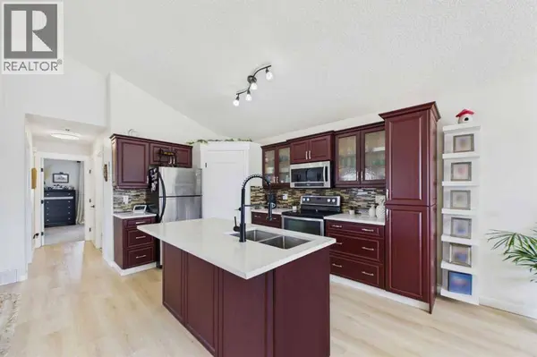 132 Oswald Close, Red Deer, AB T4P0C1