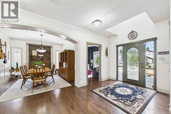 737 Canoe Avenue SW, Airdrie, AB T4B3K5