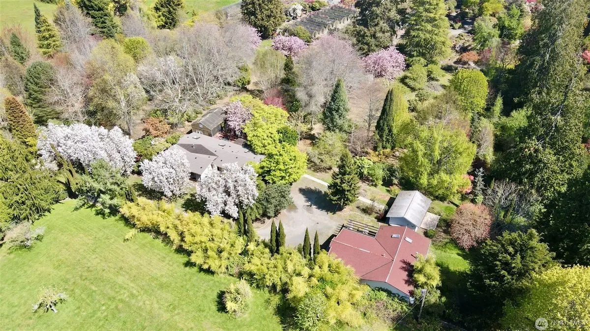 105 Schoolhouse Rd, Brinnon, WA 98320-9007