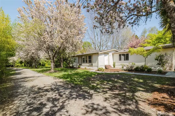 105 Schoolhouse Rd, Brinnon, WA 98320-9007