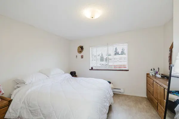 1135 Callahan Dr #A & B, Bremerton, WA 98310-4631