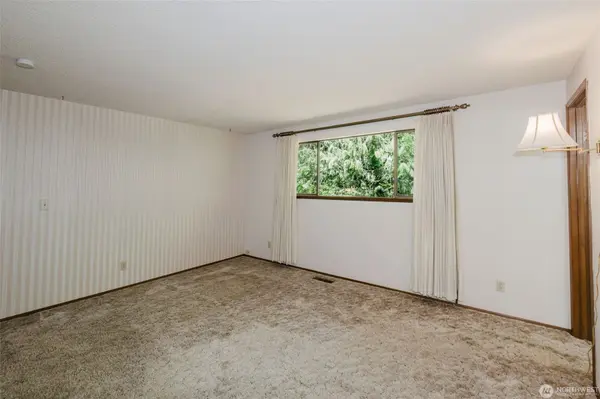 11594 Willamette Meridian Rd NW, Silverdale, WA 98383-9329