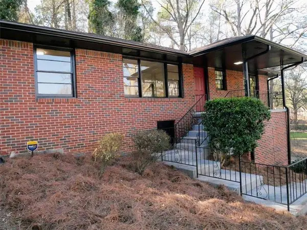 2756 Oldknow DR NW, Atlanta, GA 30318