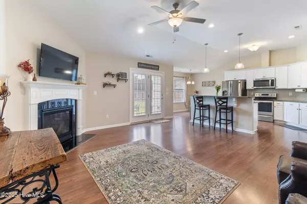 1004 Lendy DR, Greenville, NC 27858