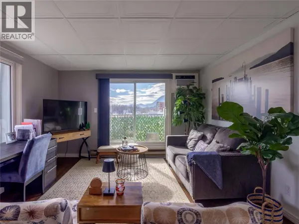 922 Dynes AVE #301, Penticton, BC V2A7X7