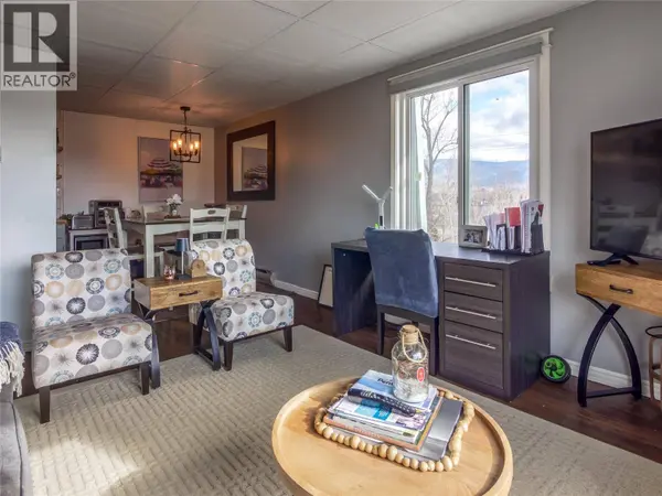922 Dynes AVE #301, Penticton, BC V2A7X7