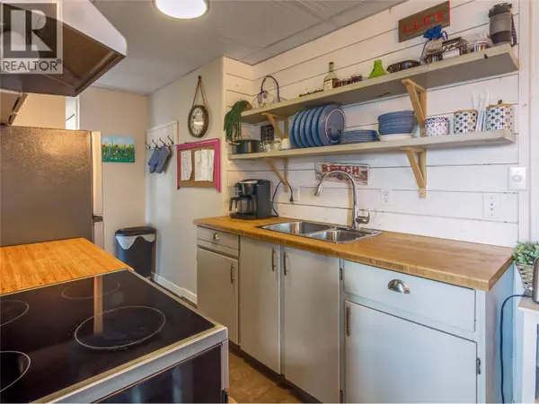 922 Dynes AVE #301, Penticton, BC V2A7X7