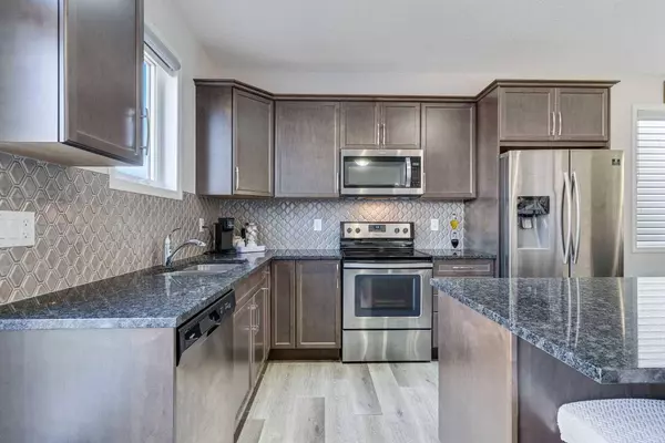 418 Windrow Common SW, Airdrie, AB T4B 4K2