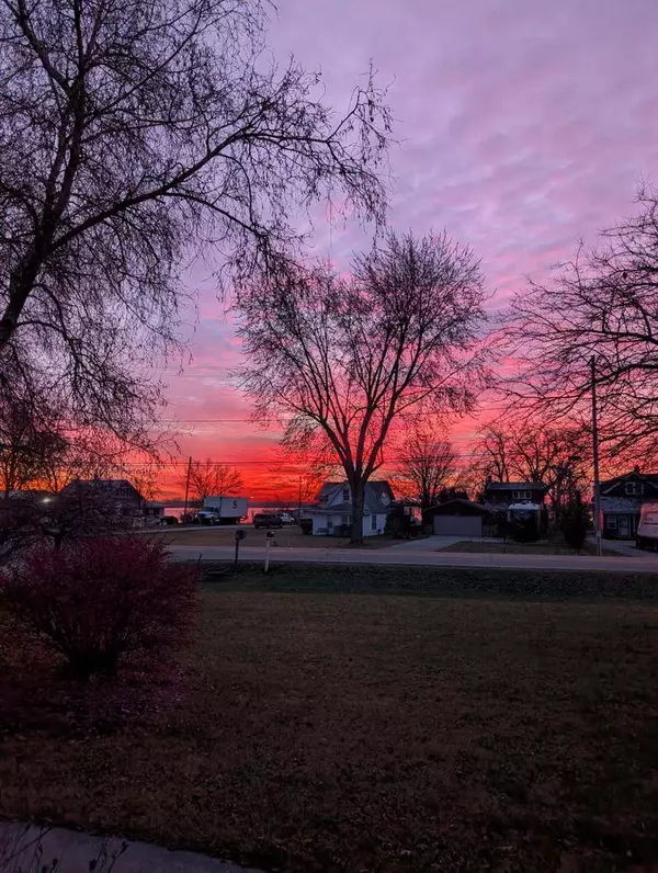 25326 W Loomis ROAD, Waterford, WI 53185