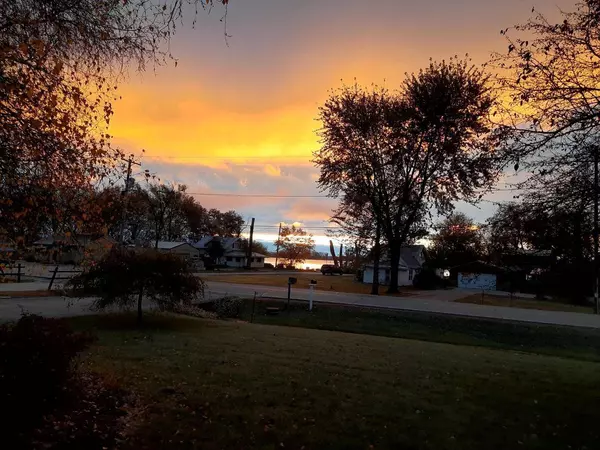 25326 W Loomis ROAD, Waterford, WI 53185