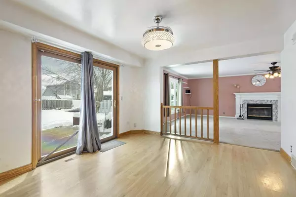 8500 S Parknoll DRIVE, Oak Creek, WI 53154