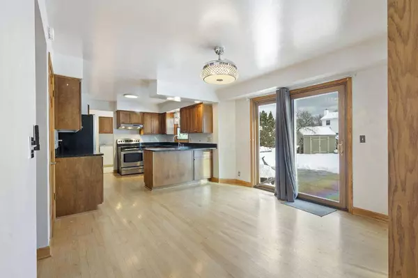 8500 S Parknoll DRIVE, Oak Creek, WI 53154