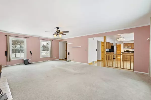 8500 S Parknoll DRIVE, Oak Creek, WI 53154