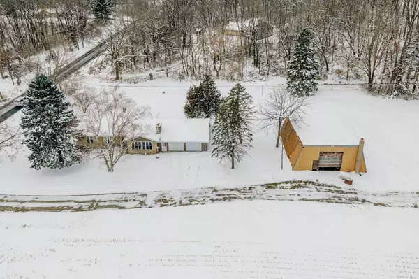 S78W30182 Sugden ROAD, Mukwonago, WI 53149