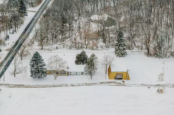 S78W30182 Sugden ROAD, Mukwonago, WI 53149