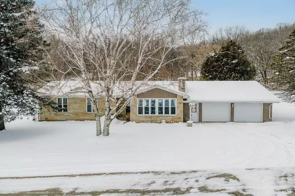 S78W30182 Sugden ROAD, Mukwonago, WI 53149