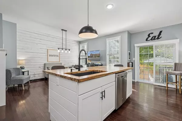 Purcellville, VA 20132-3572,203 Cenning Ter