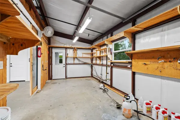 25460 W FM 1097 RD, Montgomery, TX 77356