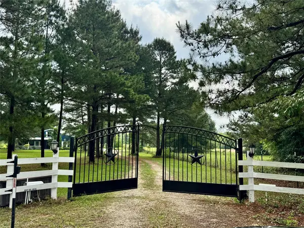 25460 W FM 1097 RD, Montgomery, TX 77356