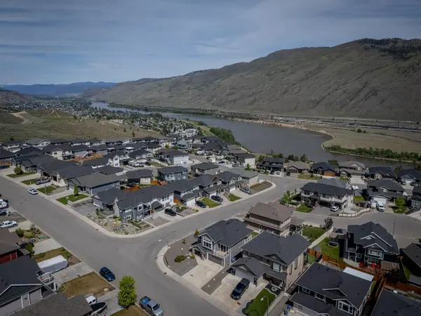 2198 Saddleback Dr, Kamloops, BC V2B 0G7