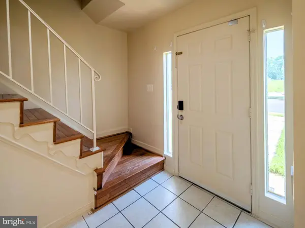 10 OAK DR, Stafford, VA 22554