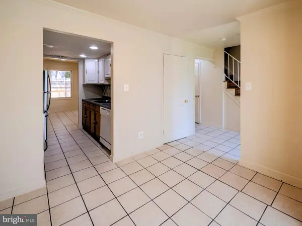 10 OAK DR, Stafford, VA 22554