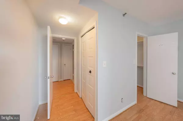 5501 SEMINARY RD #1113S, Falls Church, VA 22041