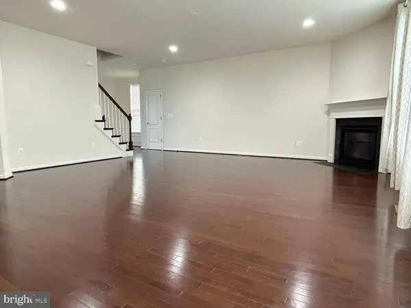 24887 COVENTRY GROVE CT, Chantilly, VA 20152