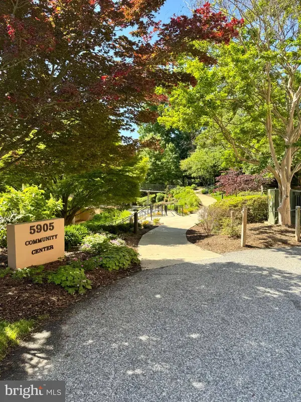 5903 MOUNT EAGLE DR #1110, Alexandria, VA 22303