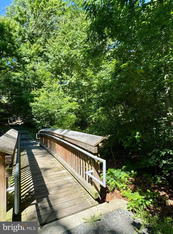 5903 MOUNT EAGLE DR #1110, Alexandria, VA 22303