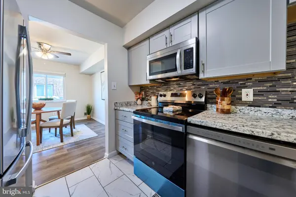 3815 BURLINGAME PL #33E, Alexandria, VA 22309