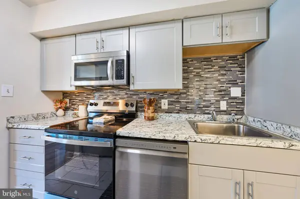 3815 BURLINGAME PL #33E, Alexandria, VA 22309