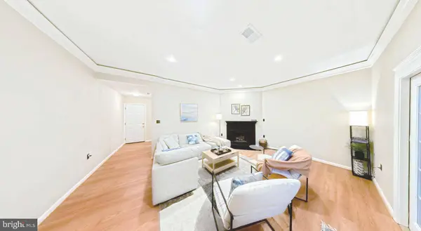 5473 MIDDLEBOURNE LN, Centreville, VA 20120