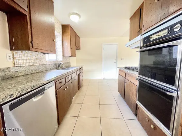 1561 Calzona Court, Simi Valley, CA 93065