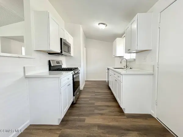 1070 Dennis Avenue, Simi Valley, CA 93065