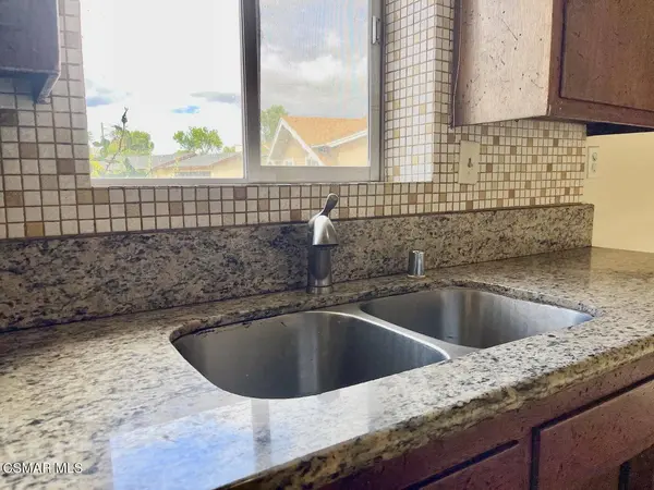 1561 Calzona Court, Simi Valley, CA 93065
