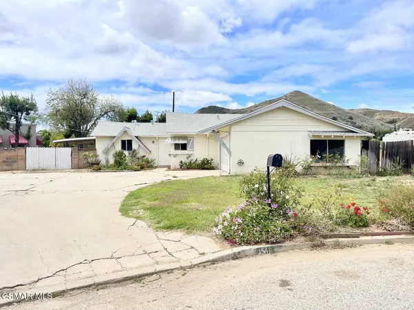 1561 Calzona Court, Simi Valley, CA 93065