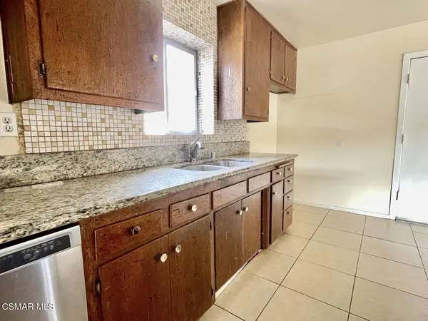 1561 Calzona Court, Simi Valley, CA 93065